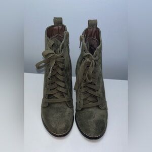 Candies Couture Ankle Boots Faux suede lace up block heel Olive Green Size 6